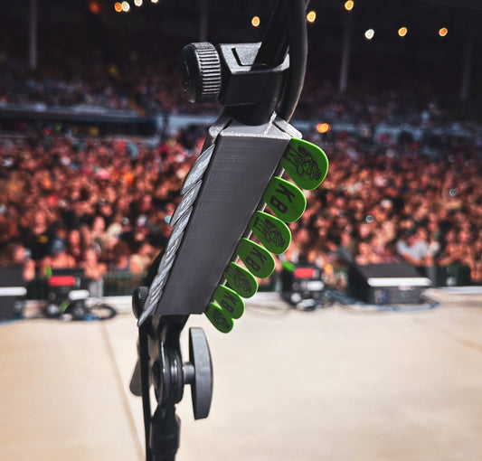 Double Pick Holder